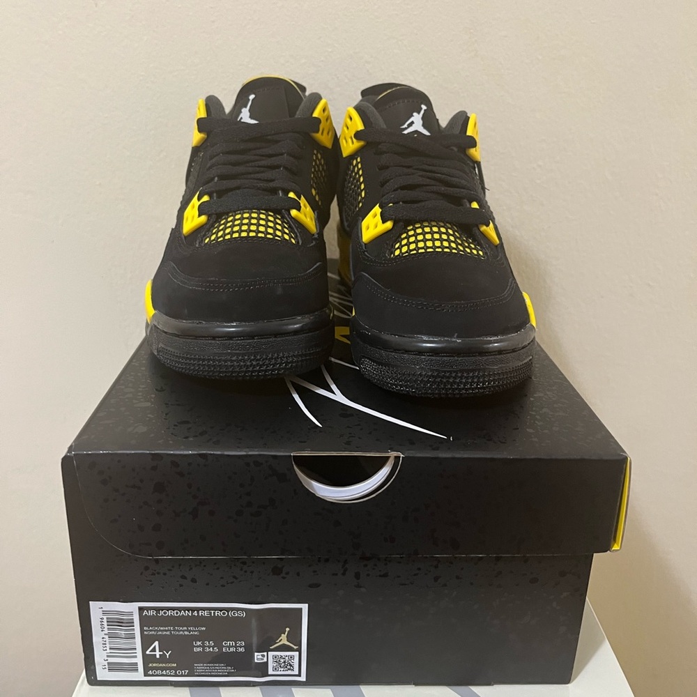 Jordan 4 Thunder - Picture 8 of 8
